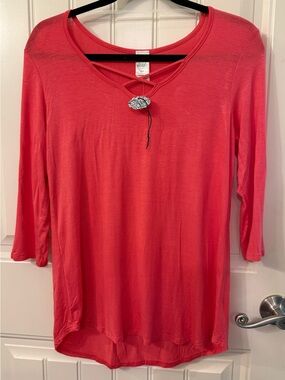 Women’s Coral Crisscross Neck Long-Sleeve Tee